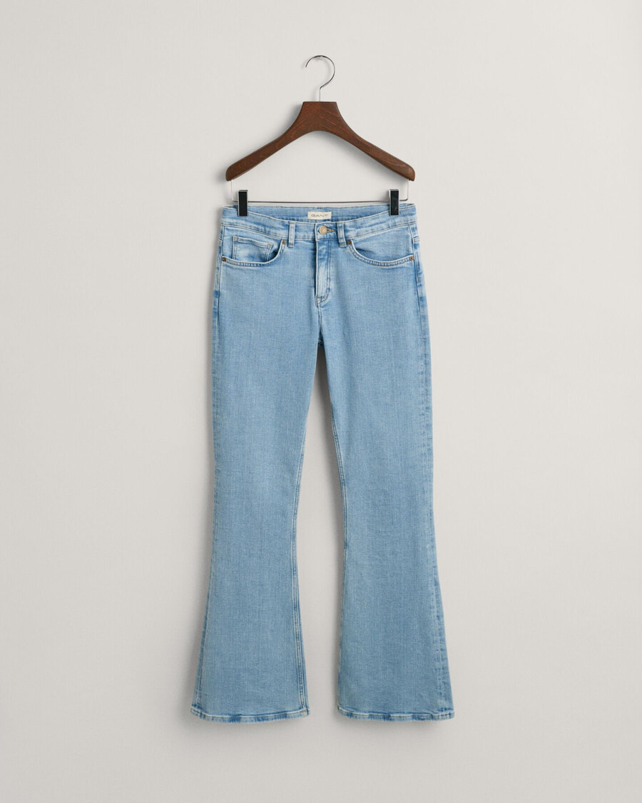 jeansy bootcut dla nastolatek – jasnoniebieskie