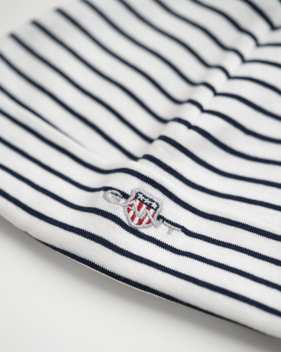 czapka beanie baby striped shield – biała