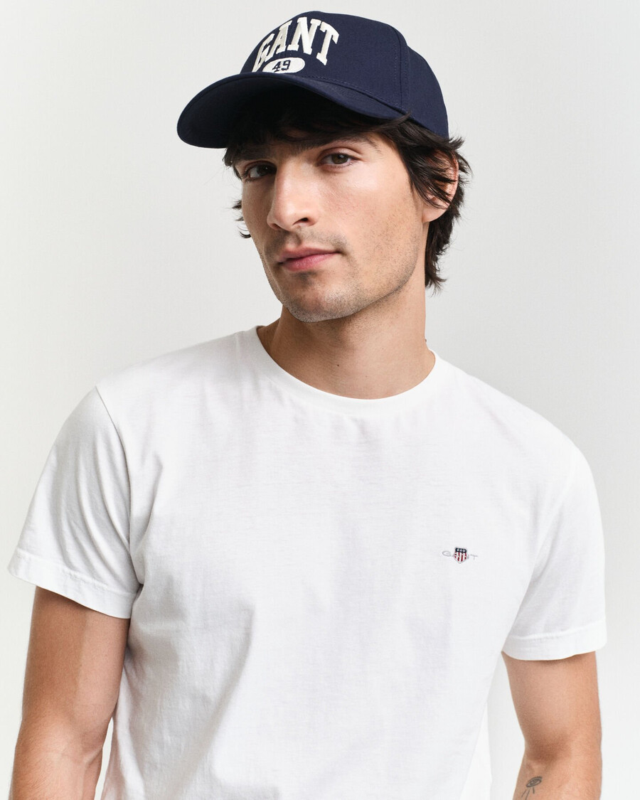 koszulka slim fit shield – biała