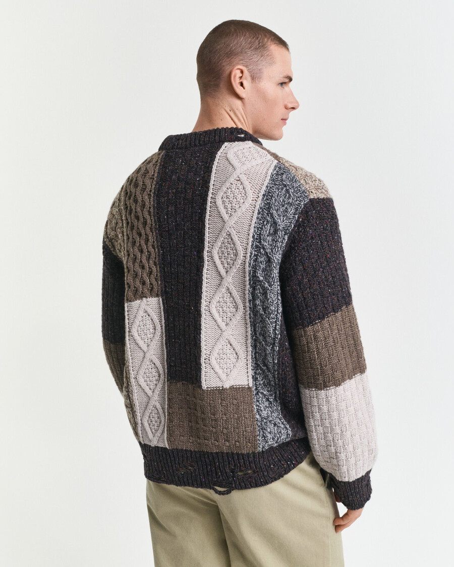 sweter z okrągłym dekoltem w stylu patchworku – ciemnobrązowy melanż