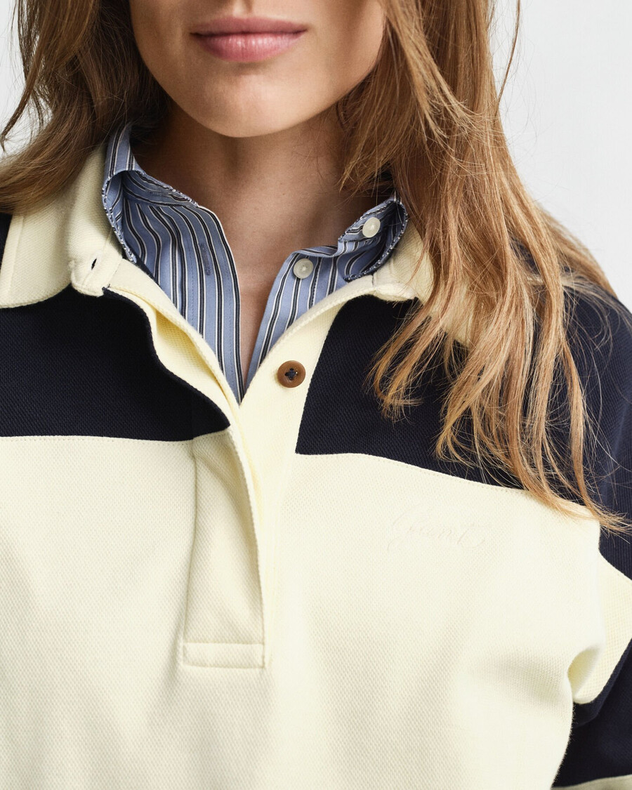 piqué textured color blocked rugger - evening blue
