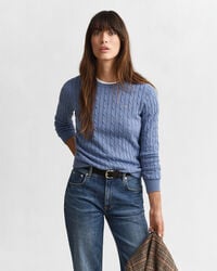 sweter z elastycznej bawełny z okrągłym dekoltem i splotem kablowym – sprany denim