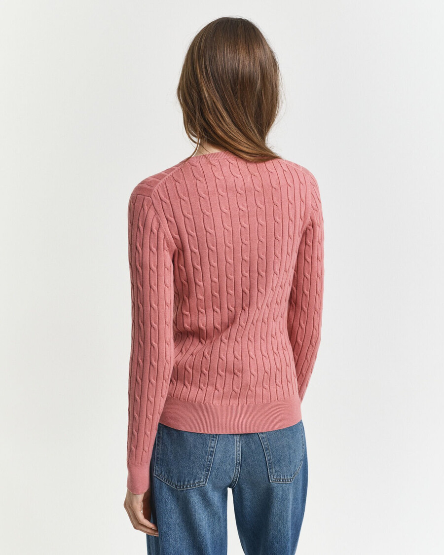 sweter z elastycznej bawełny z okrągłym dekoltem i splotem kablowym – faded brick