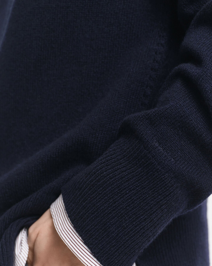miękki sweter z mieszanki wełny i kaszmiru z okrągłym dekoltem – wieczorowy błękit